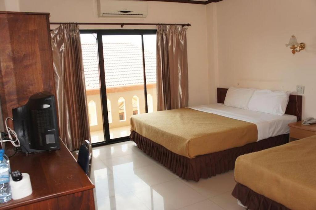 Chaleunehoung Hotel Vientiane Dış mekan fotoğraf